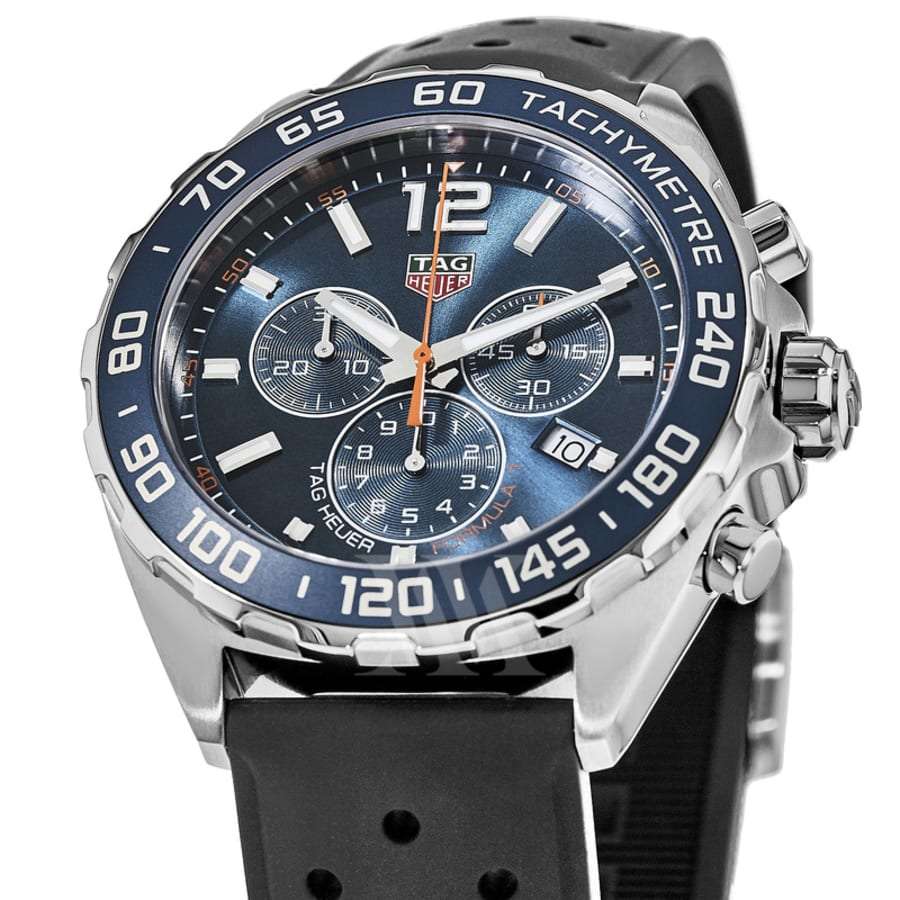 Orologio cronografo TAG Heuer con quadrante blu e lunetta tachimetrica, bracciale caucciù nero