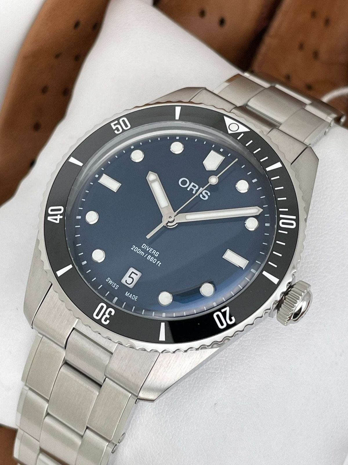 Oris Divers Date Uomo 39mm Acciaio Quadrante Blu Automatico Calibro 733-1 Lunetta Ceramica Vetro Zaffiro Bracciale Acciaio Cinturino Gomma Data Super-LumiNova 200m Swiss Made Ref. 01 733 7795 4055-Set Oasi Watch