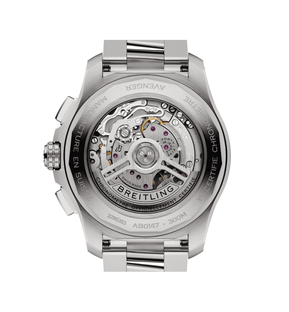 Fondello in acciaio dell’orologio Breitling con incisioni e dettagli del movimento