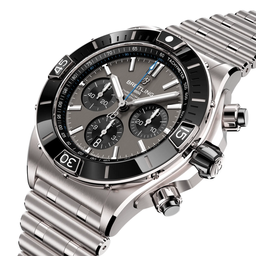 Orologio cronografo in titanio Breitling con quadrante nero e lunetta tachimetrica