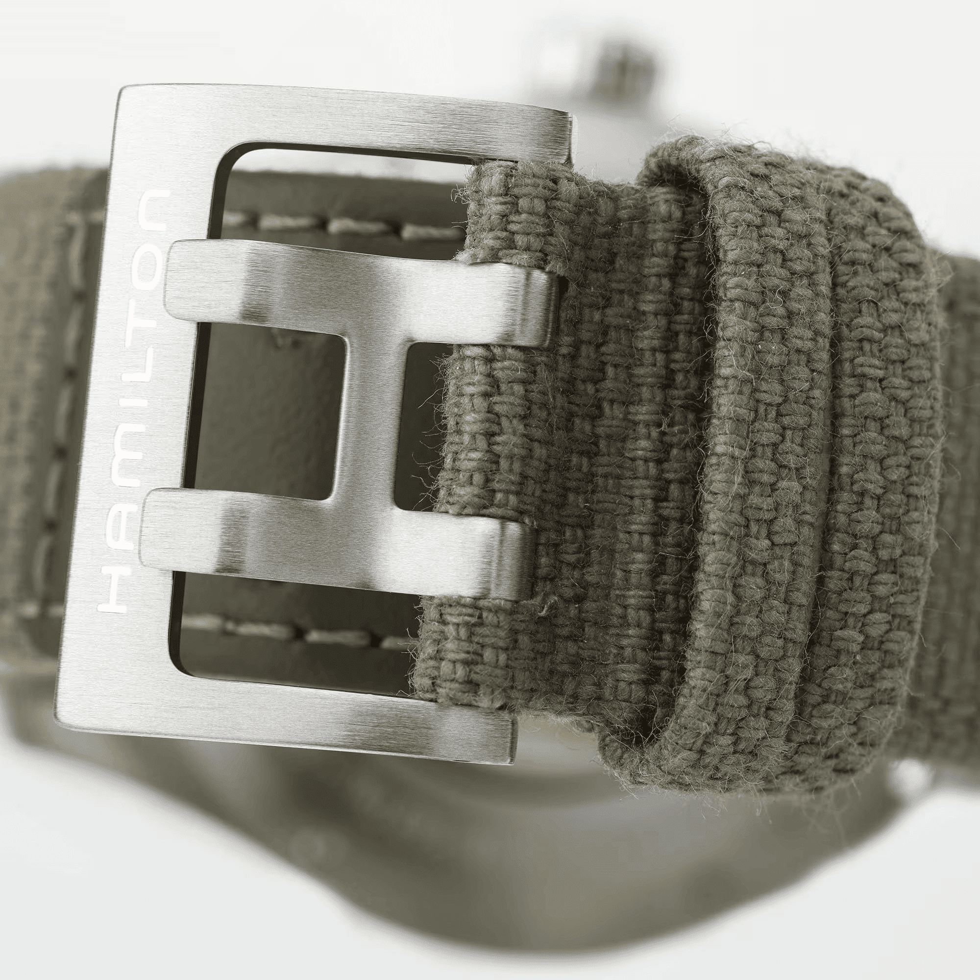 Fibbia in metallo e cinturino in tessuto verde oliva per orologio automatico militare