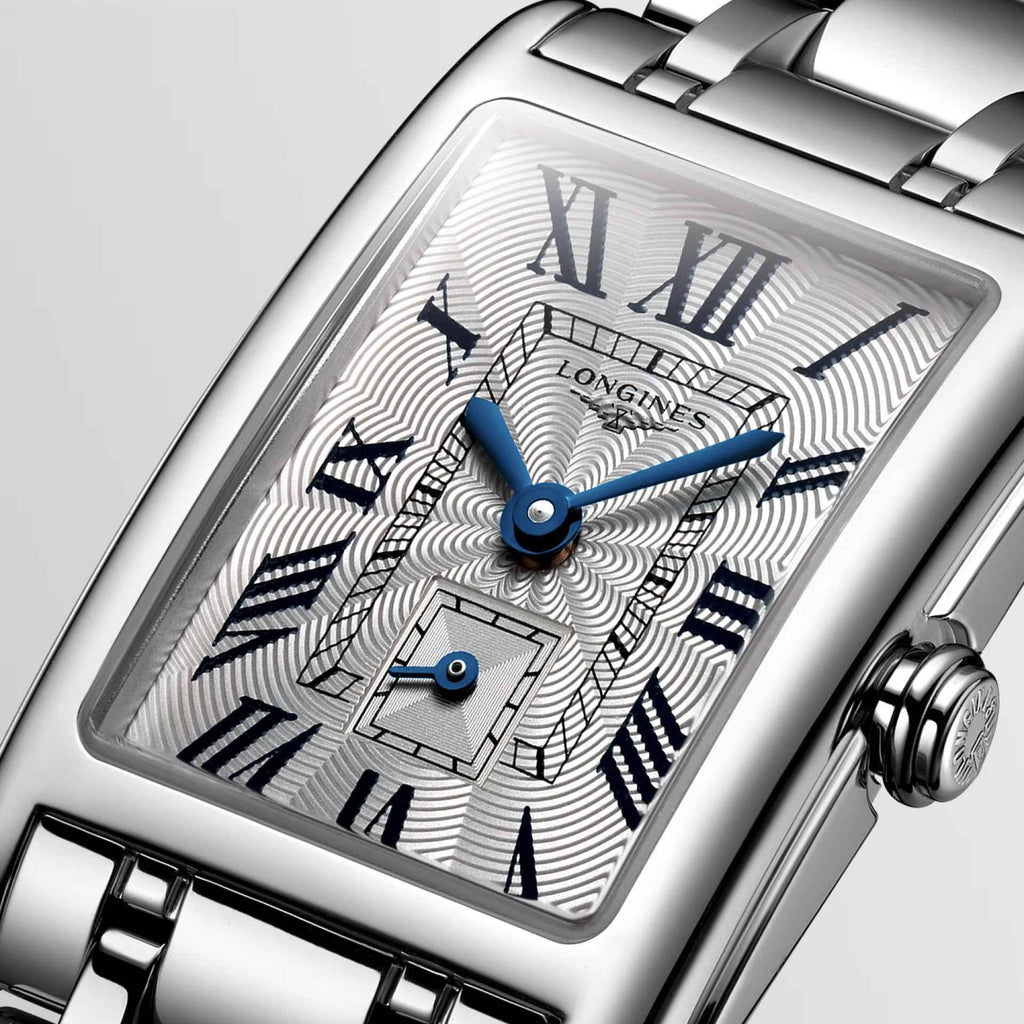 Orologio DolceVita con quadrante bianco e numeri romani blu, lancette blu