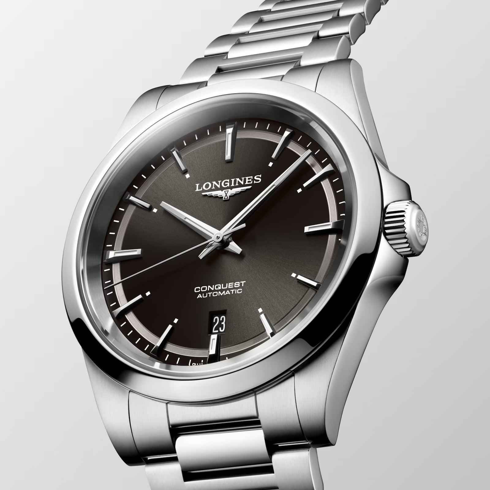 Orologio automatico Longines Conquest nero in acciaio con corona e datario 23
