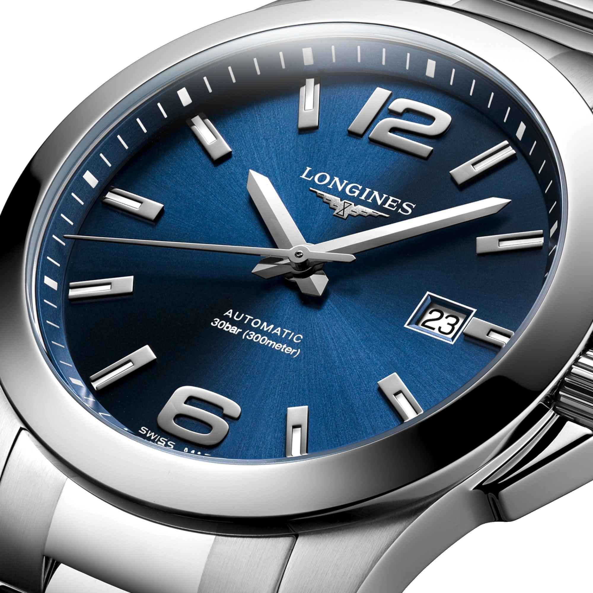Orologio Longines Conquest 41 mm con quadrante blu dettagliato e datario 23