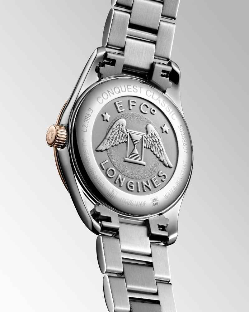 Fondello dell’orologio in acciaio con incisione Longines e simbolo d’ala