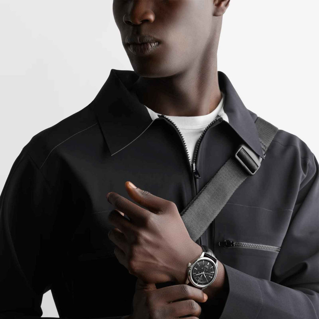 Orologio Longines Conquest Heritage nero con cassa d’acciaio e cinturino in pelle
