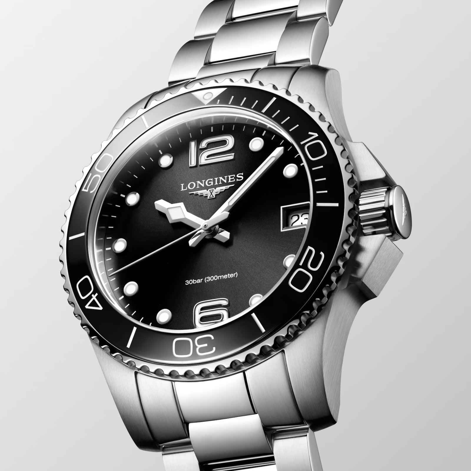 Orologio Longines Hydroconquest nero, quadrante con indici e ghiera acciaio