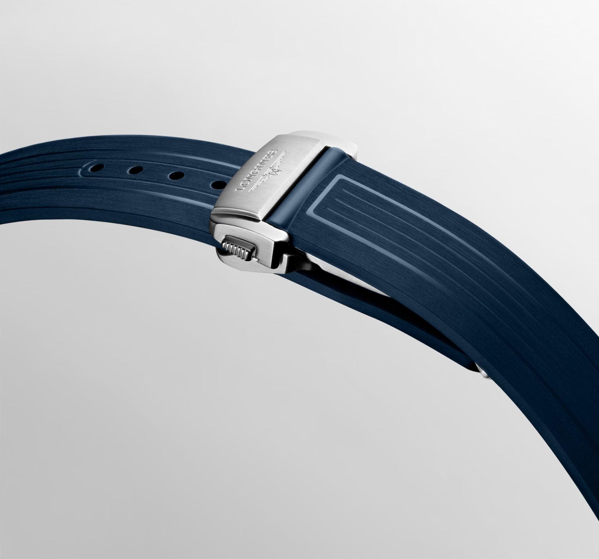 Orologio Longines Hydroconquest GMT 41mm: cinturino blu in gomma e fibbia