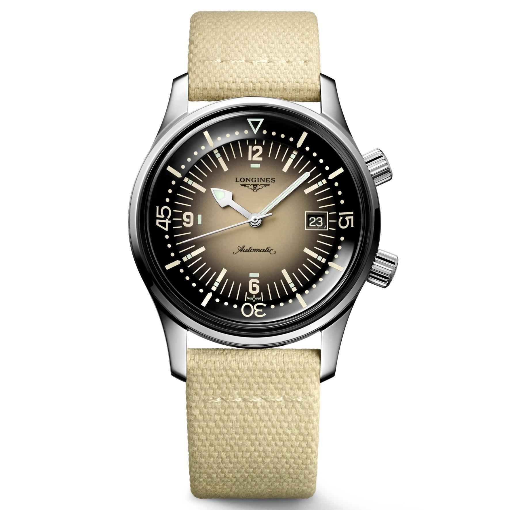 Orologio subacqueo Longines con cinturino beige in tessuto e quadrante nero, cassa acciaio 42 mm