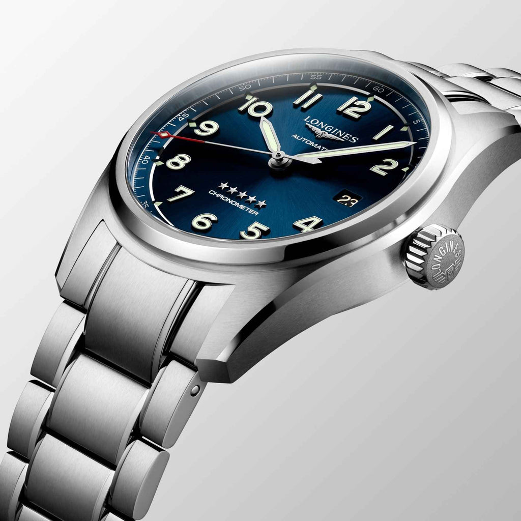 Orologio Longines Spirit blu con corona laterale e cassa in acciaio, quadrante dettagliato