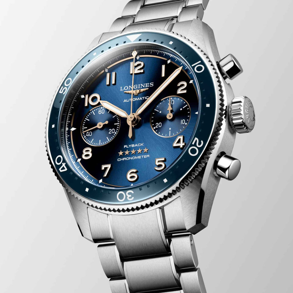 Orologio Longines 42 mm con quadrante blu e cinturino in maglia d'acciaio.