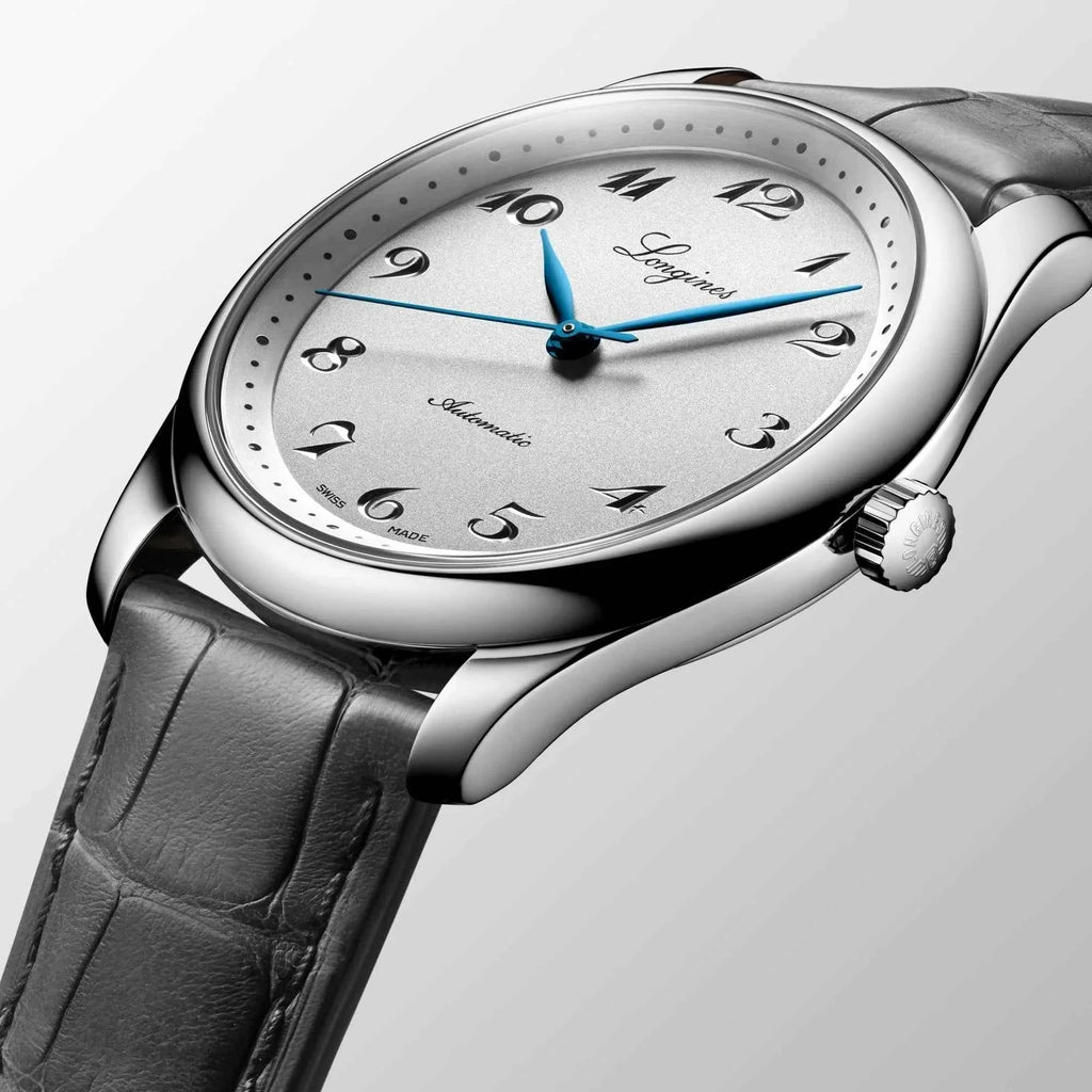 Orologio con quadrante argento e cinturino in pelle alligatore grigio, cassa acciaio