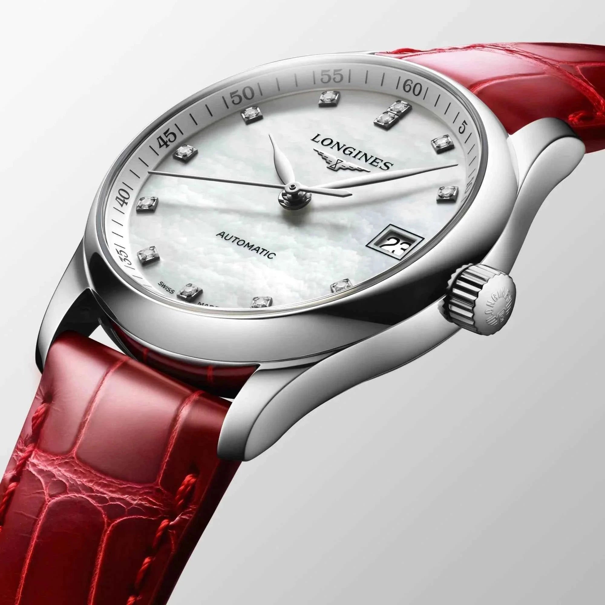 Orologio Longines automatico: cassa in acciaio lucido, quadrante madreperla e corona laterale