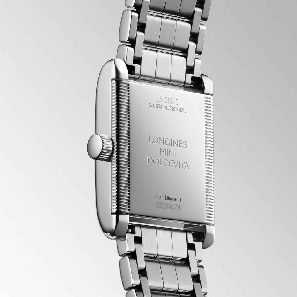 Orologio Longines con fondello inciso e bracciale in acciaio; quadrante in vista