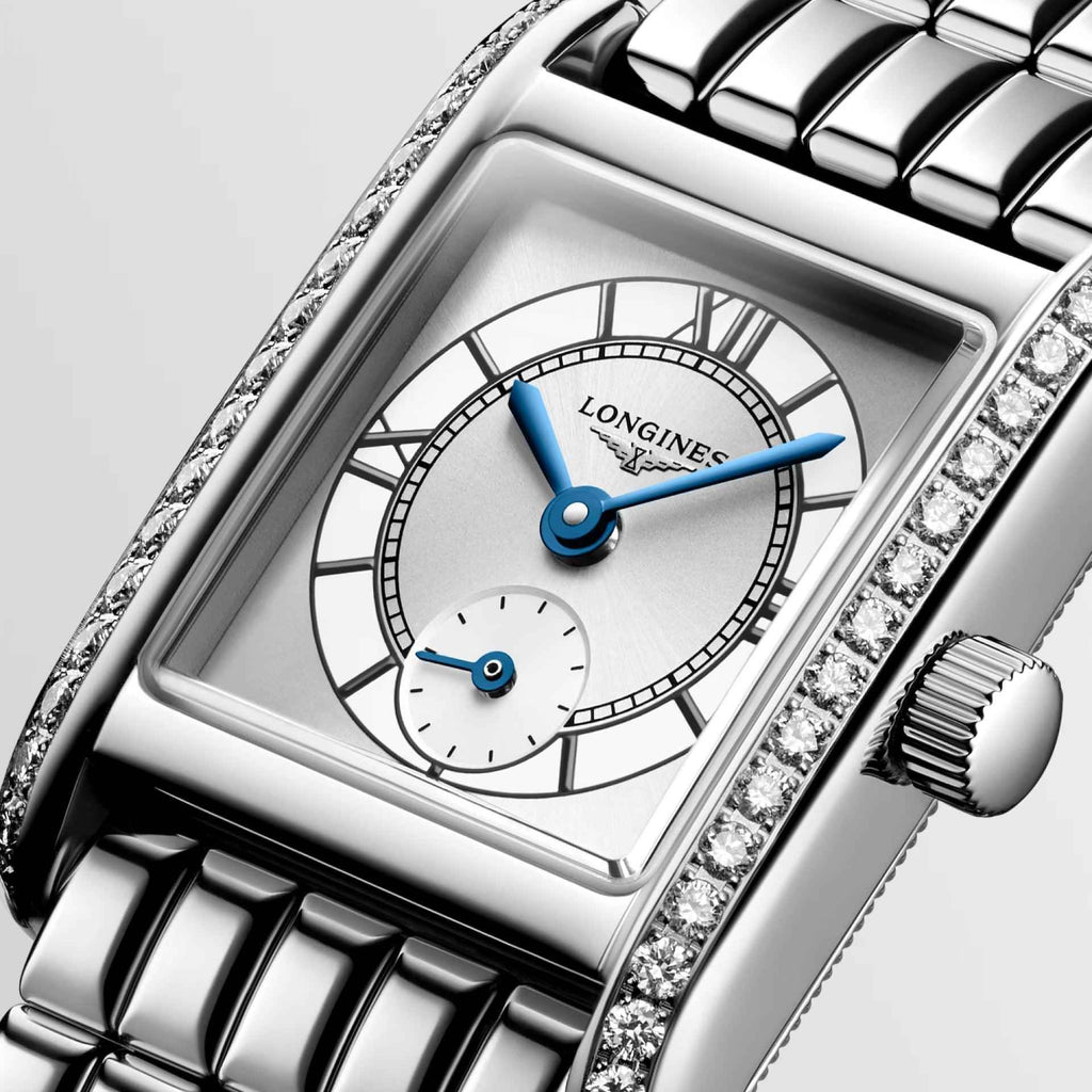 Orologio rettangolare con quadrante argentato, lancette blu e lunetta con diamanti