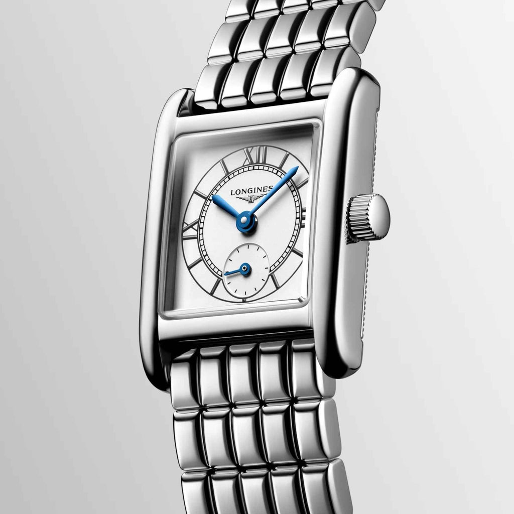 Orologio Longines Dolcevita mini con cassa rettangolare argento e cinturino d’acciaio