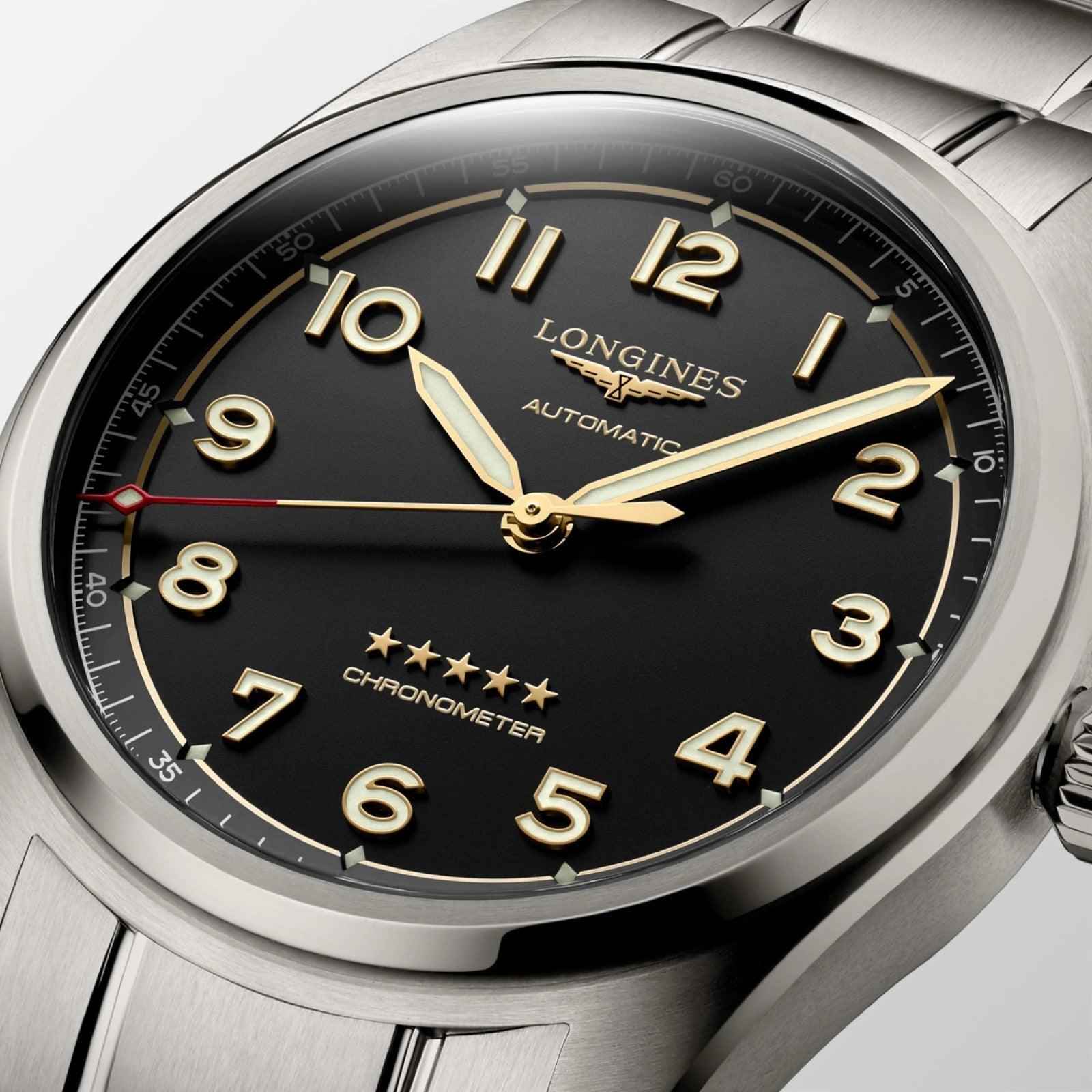 Orologio Longines Spirit 42 mm, quadrante nero con lancette e indici dorati