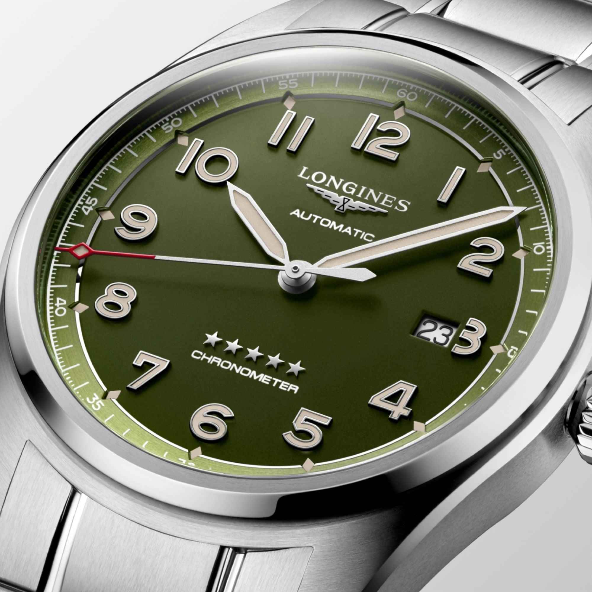Quadrante verde opaco Longines Spirit 42 mm automatico con datario e indici