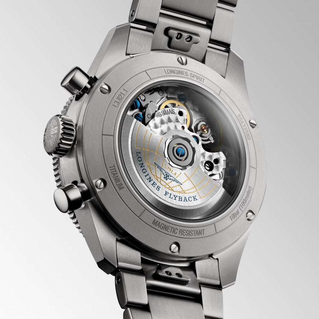 Orologio Longines con cassa in titanio e quadrante con meccanismo visibile
