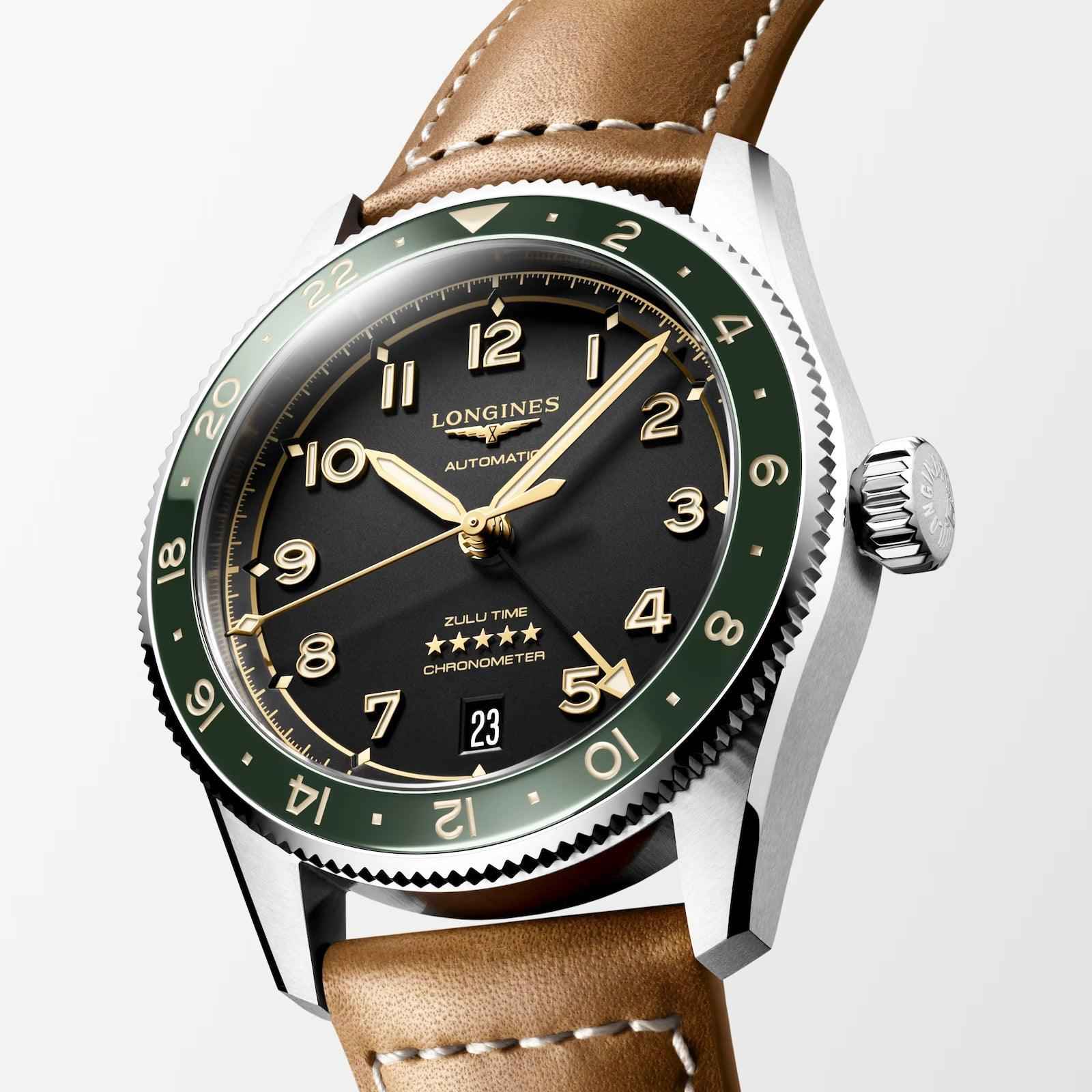 Orologio Longines Spirit Zulu Time 39mm con quadrante nero, indici dorati e cinturino marrone