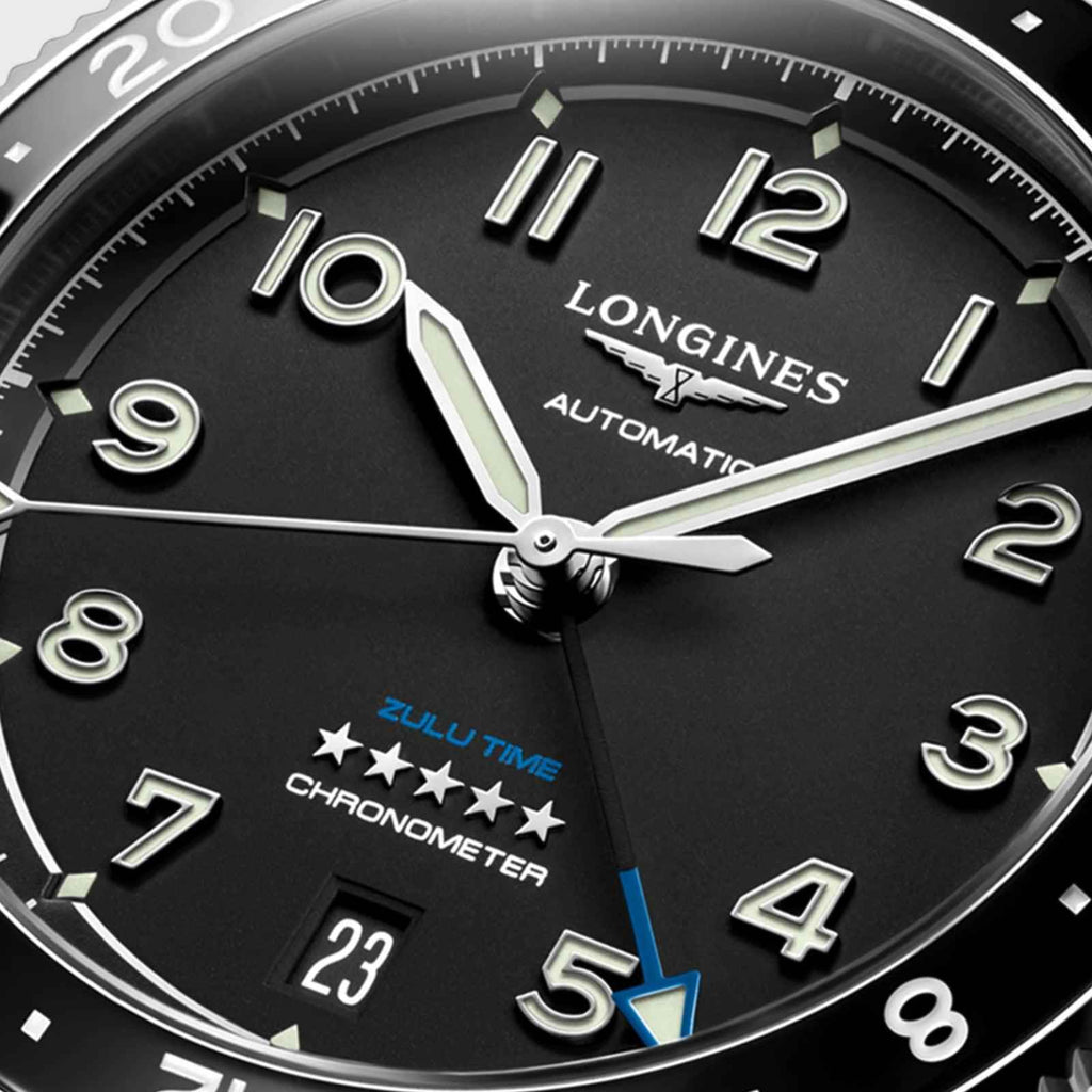 Quadrante nero dell’orologio Longines con Zulu Time e indici luminescenti