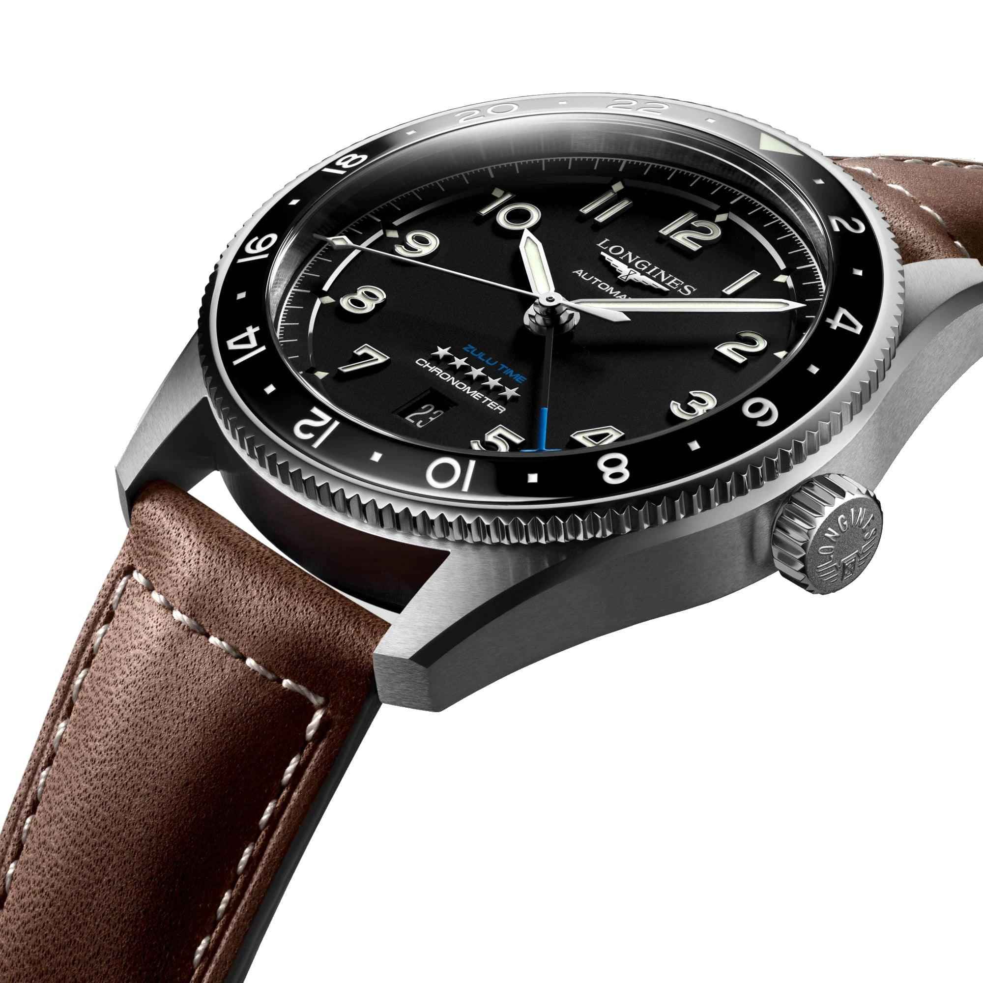 Orologio Longines con quadrante nero, lancette luminose e cinturino marrone in pelle
