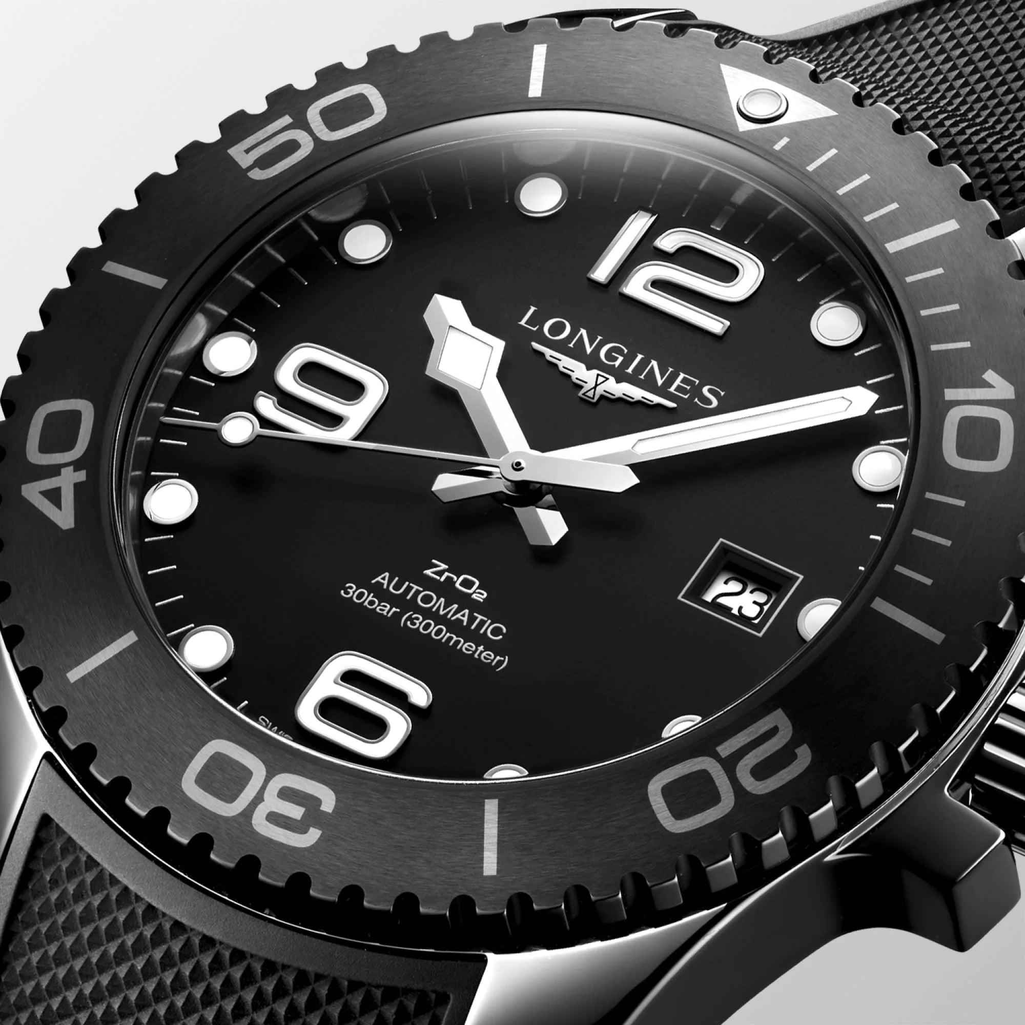 Orologio uomo Longines HydroConquest: quadrante nero con lancette e datario 23