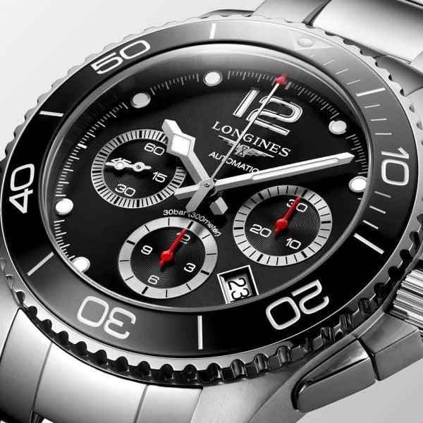 Orologio Longines HydroConquest con quadrante nero, cronografi e indici luminosi, 43 mm