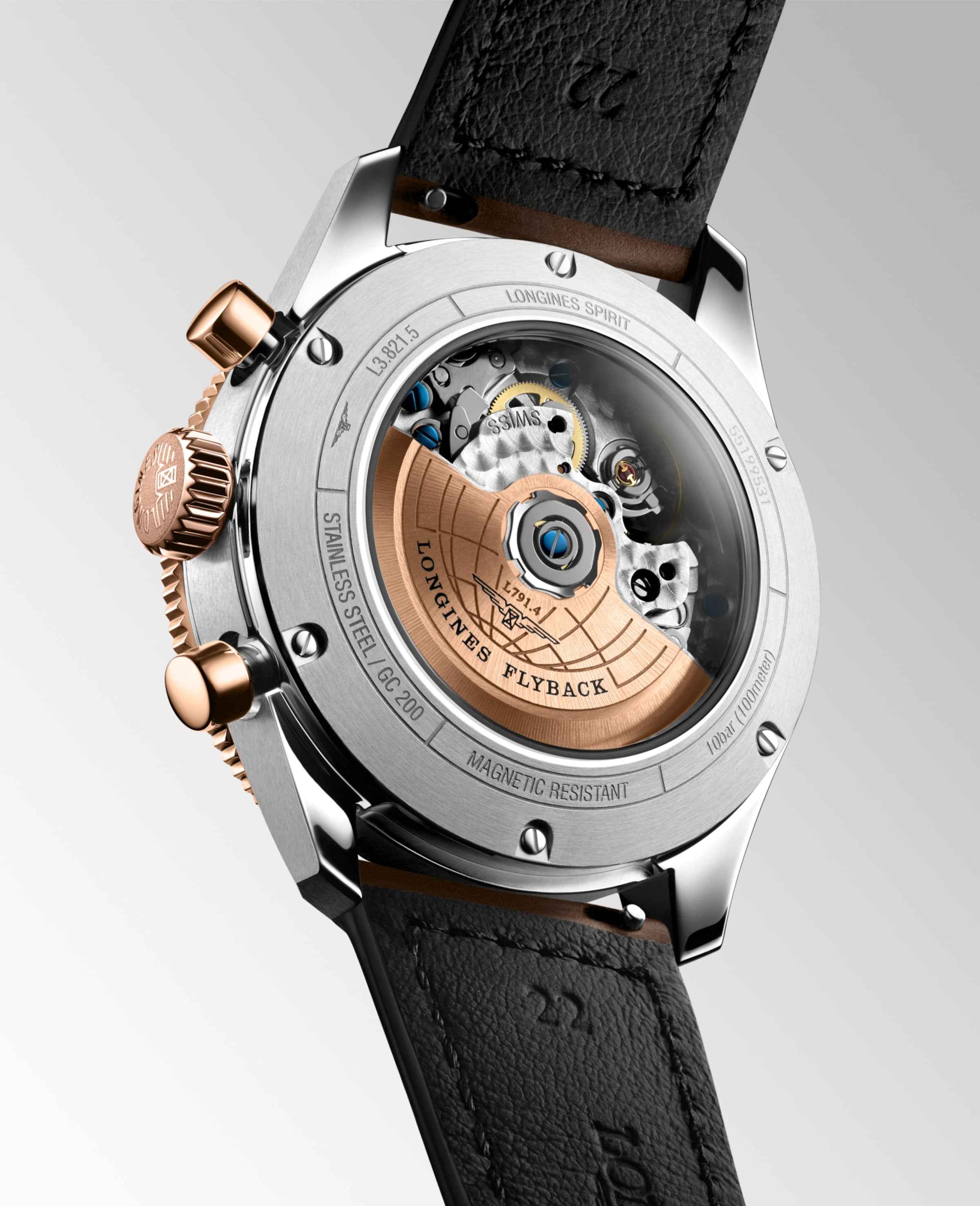 Cassa orologio Longines in acciaio con dettagli oro rosa e corona, cinturino pelle scura