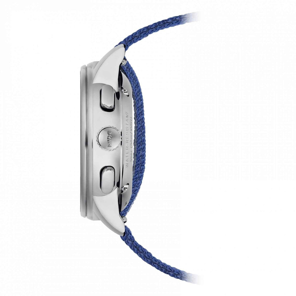 Orologio con cassa argento e pulsanti, cinturino blu a righe gialle