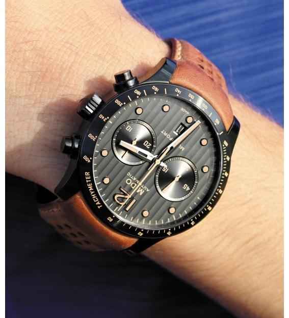 Orologio cronografo al polso con quadrante antracite e cinturino in pelle marrone