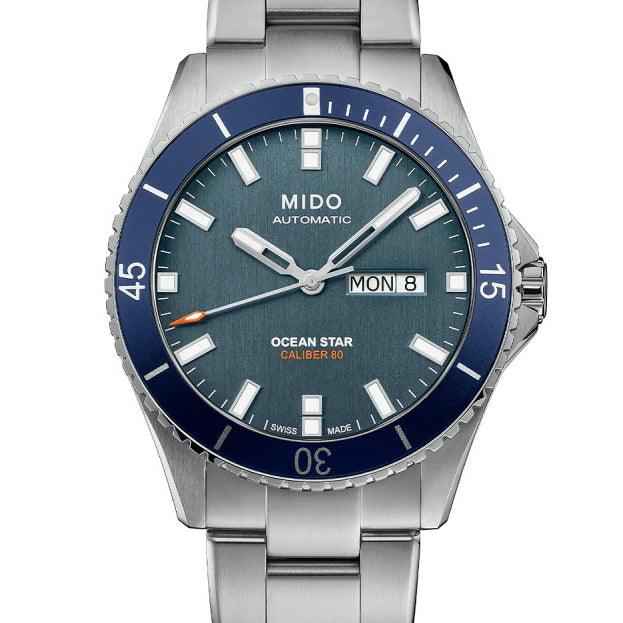 Orologio Mido Ocean Star con cinturino acciaio e quadrante blu, indici luminescenti e MON 8