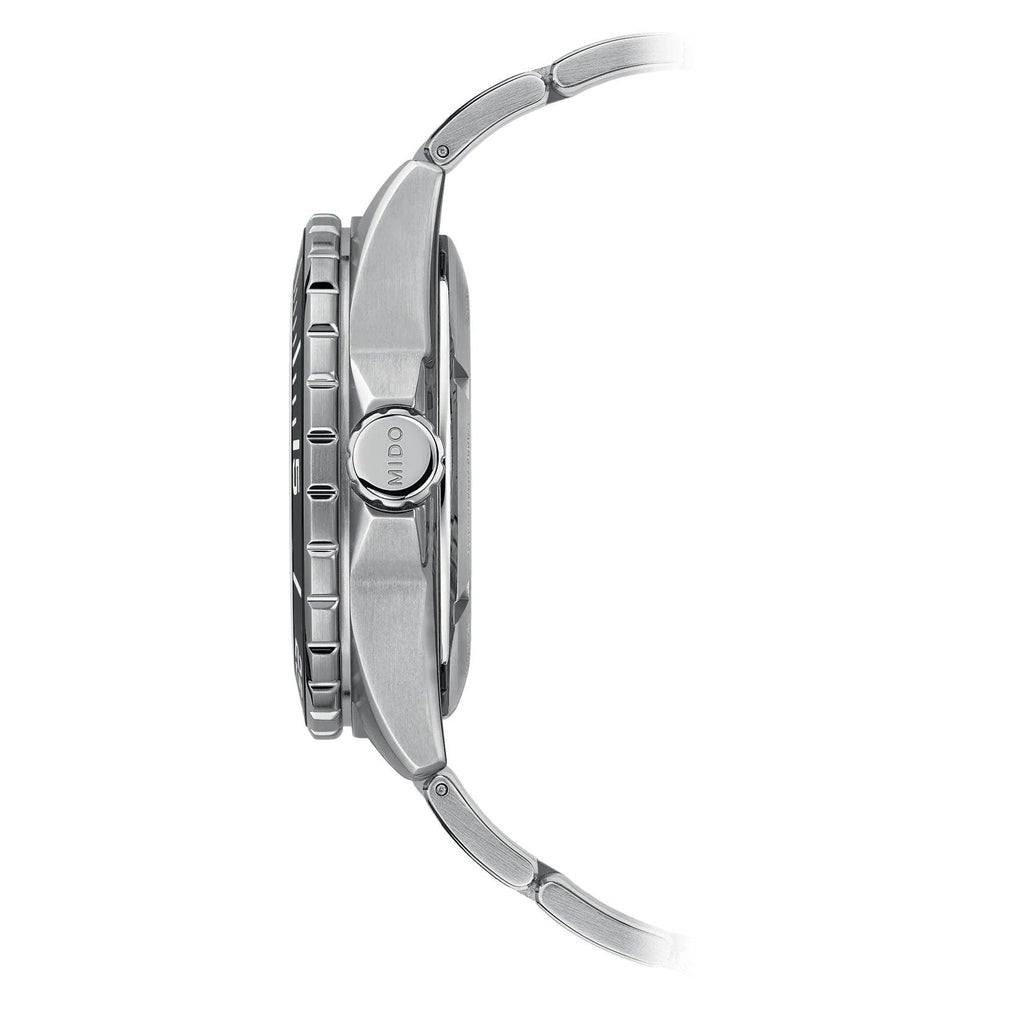 Orologio Mido Ocean Star 600 in acciaio, vista laterale della cassa e bracciale