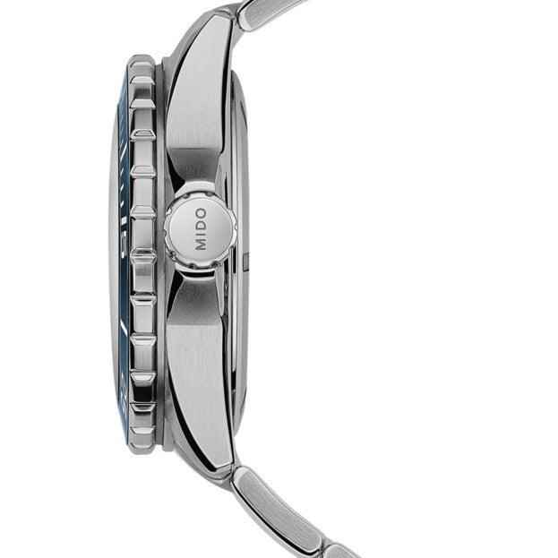 Orologio in titanio, vista laterale con corona e bracciale maglia integrata