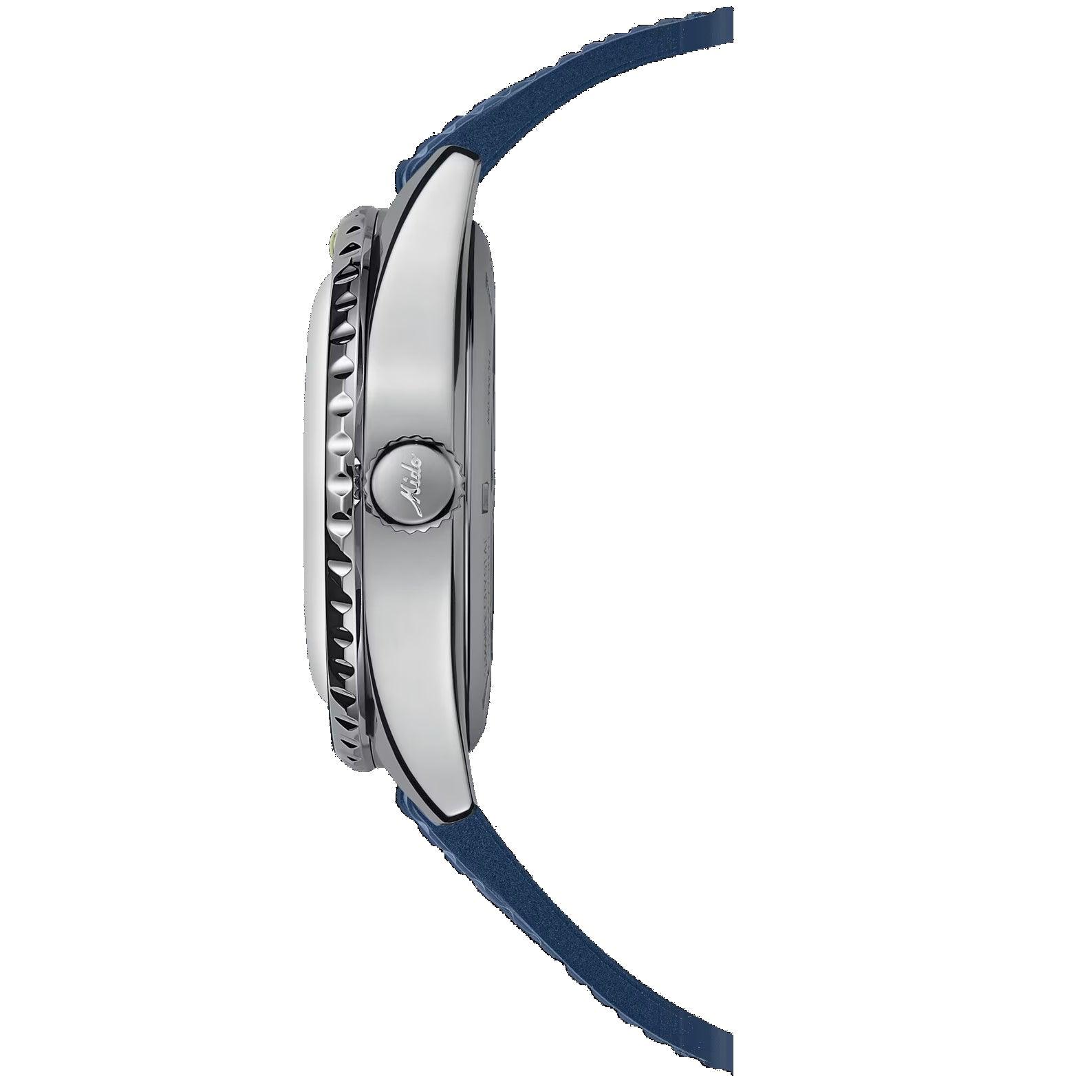 Orologio Mido Ocean Star 40 mm in acciaio con profilo laterale e cinturino blu