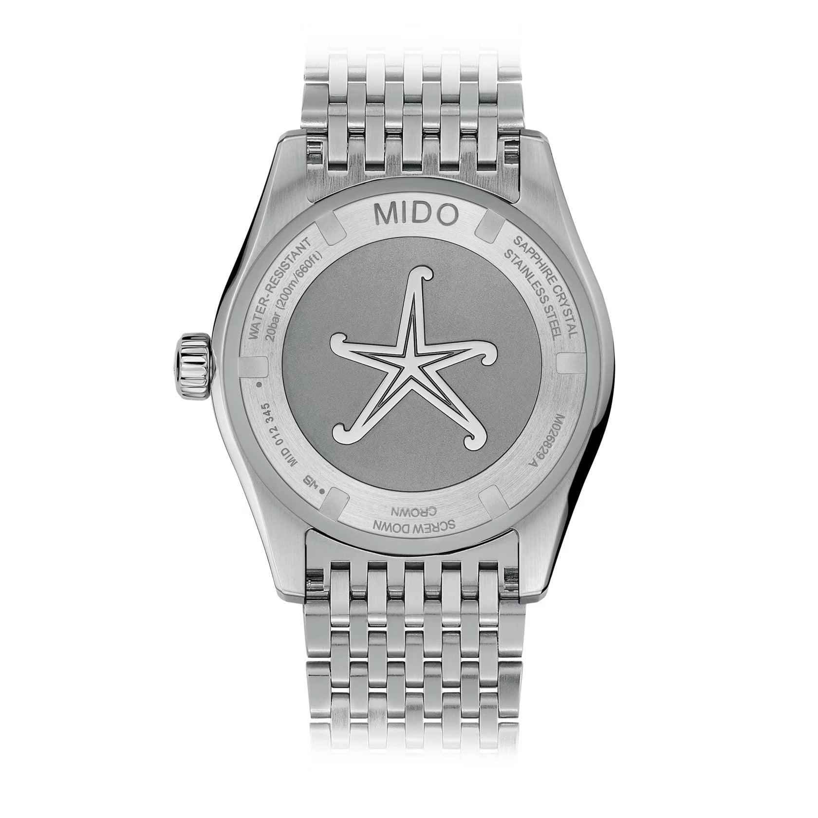 Orologio con fondello in acciaio inciso a stella e cinturino in maglie metalliche