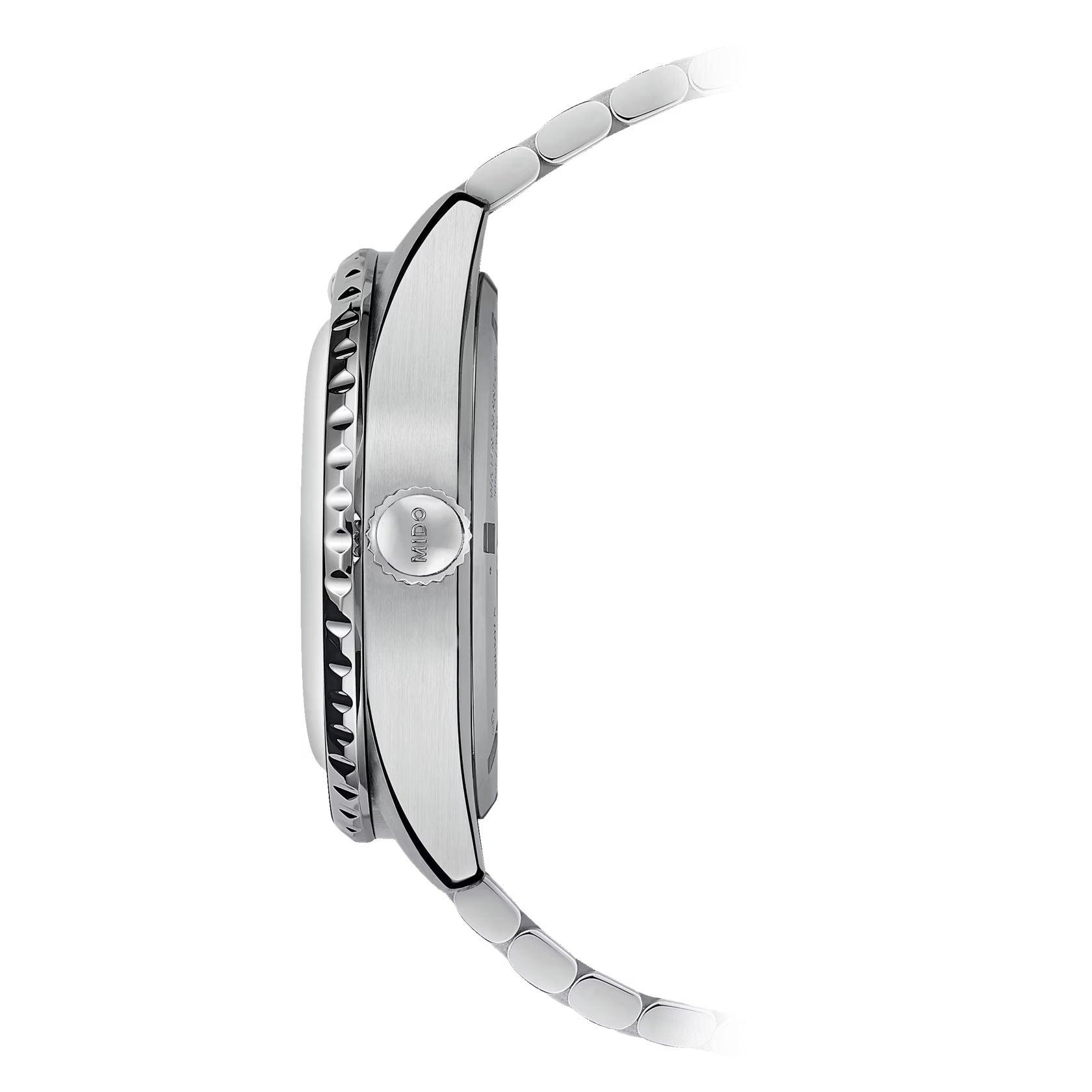 Orologio in acciaio con cassa laterale, corona e bracciale a maglie