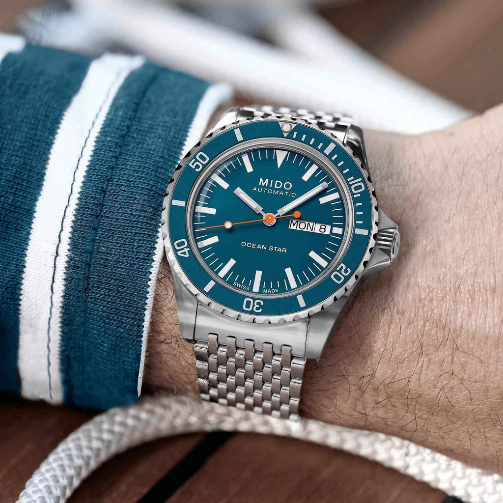 Orologio subacqueo al polso con quadrante blu, bracciale acciaio, MON 8
