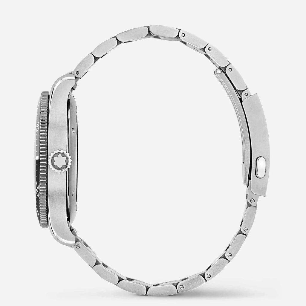 Orologio Montblanc: cassa in acciaio con corona laterale