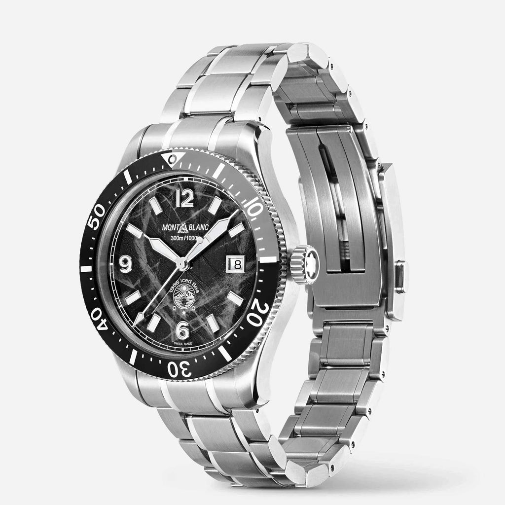 Orologio Montblanc in acciaio con quadrante nero, datario e bracciale a maglie
