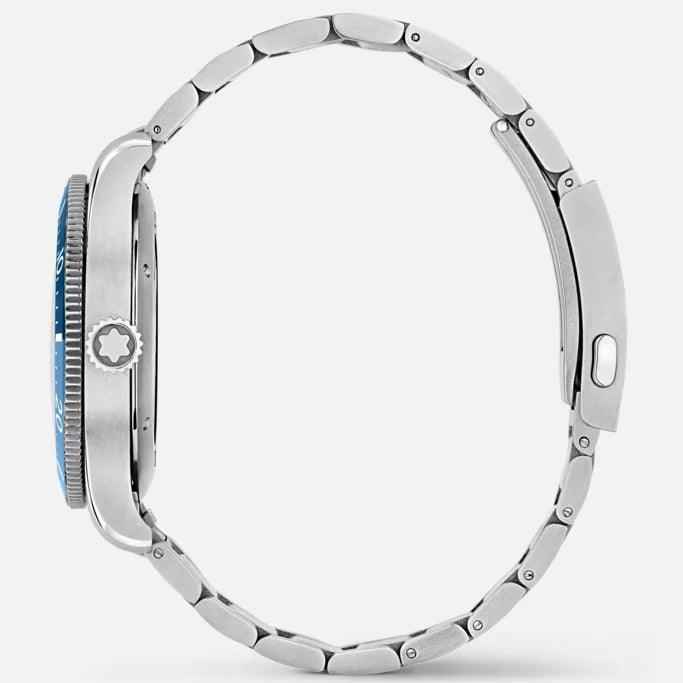 Orologio da polso con cassa e bracciale in acciaio, corona laterale visibile