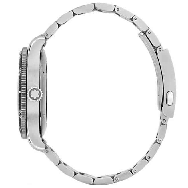 Bracciale in acciaio per orologio da polso con chiusura e maglie lucide
