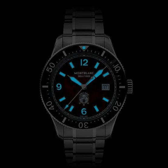 Orologio automatico Montblanc con quadrante scuro e cinturino in acciaio nero, datario