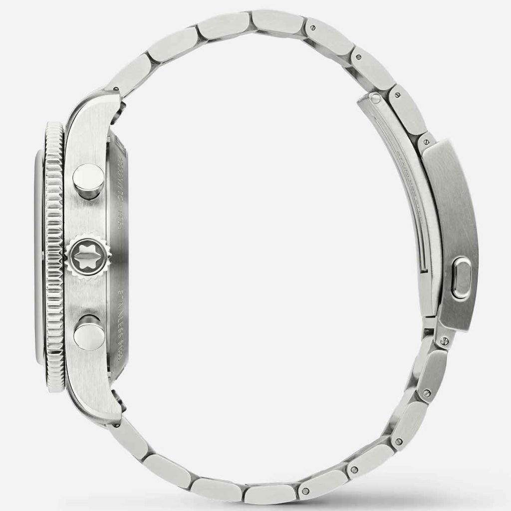 Cassa dell’orologio in acciaio con corona e pulsanti laterali, profilo laterale