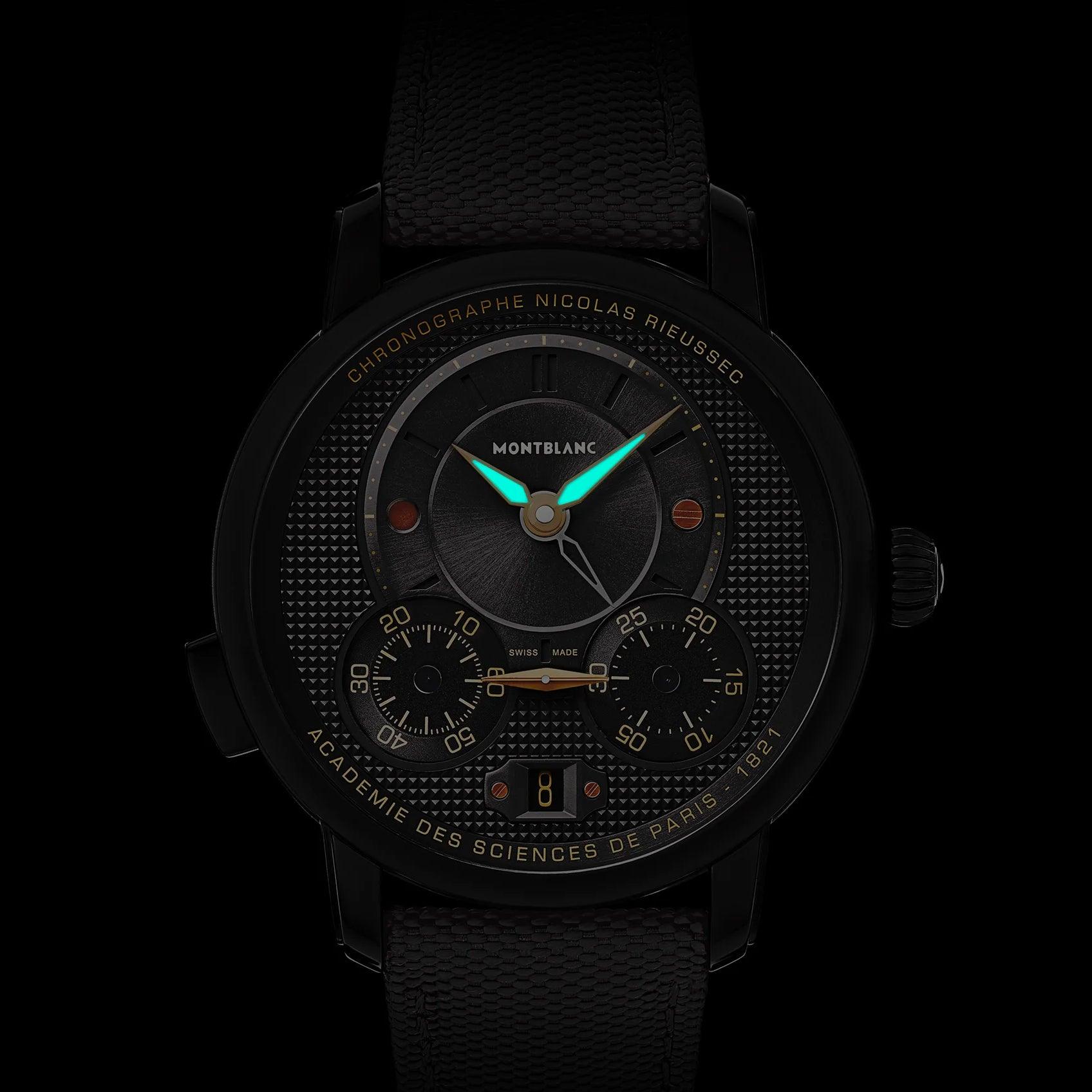 Montblanc orologio cronografo, quadrante grigio scuro con lancetta verde e contatori neri