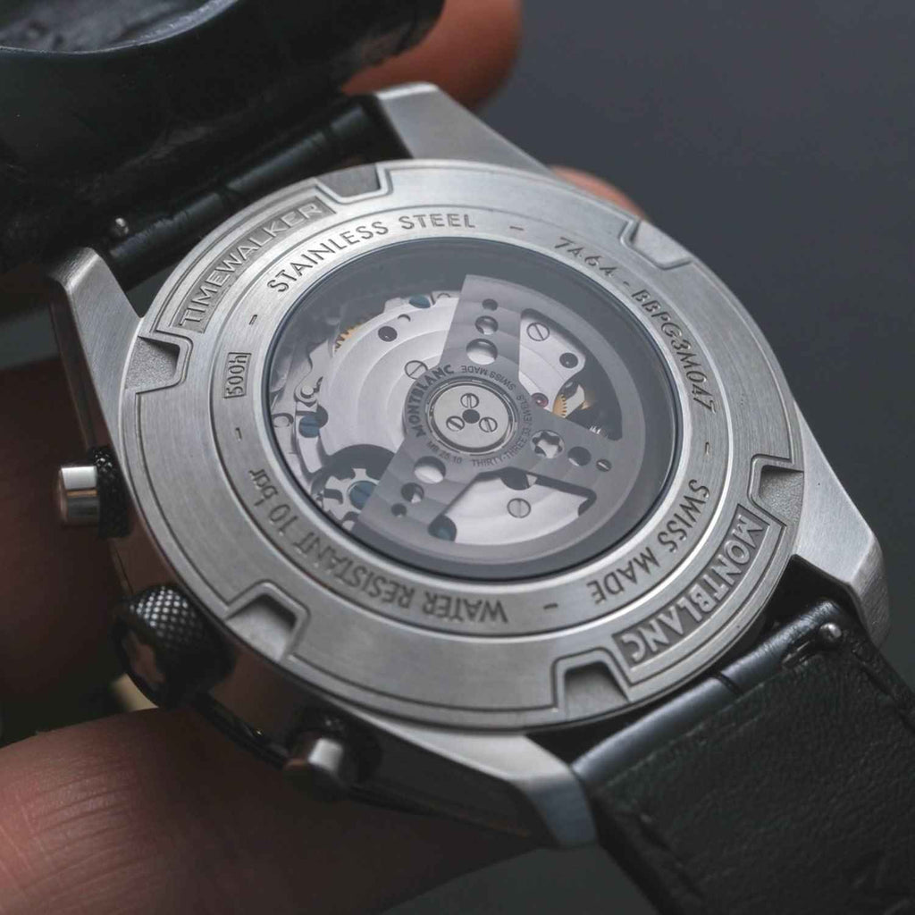 Orologio Montblanc Timewalker: fondello in acciaio con movimento a vista, cinturino nero