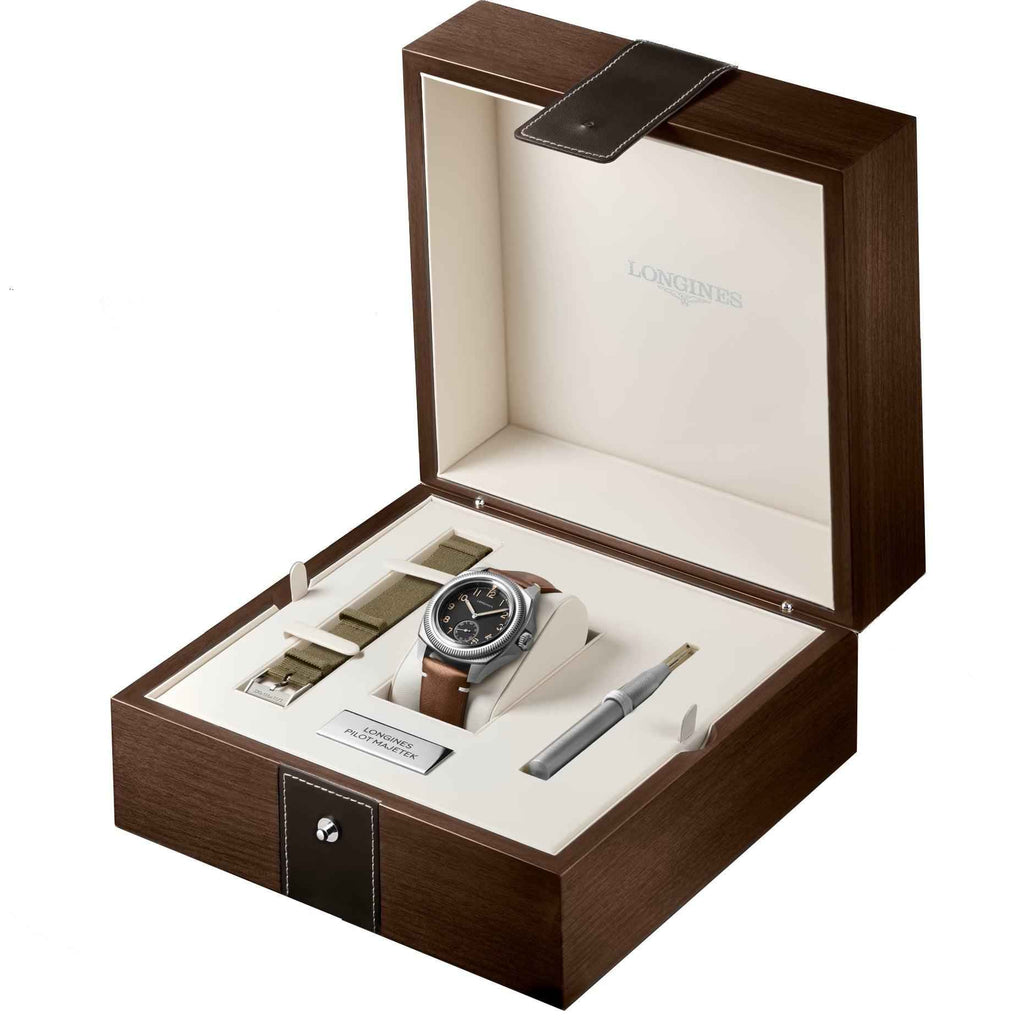 Cofanetto Longines in legno con orologio e accessori, strap marrone.