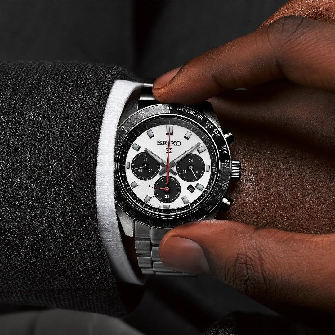 Orologio Seiko cronografo solare con quadrante nero e contatori argento