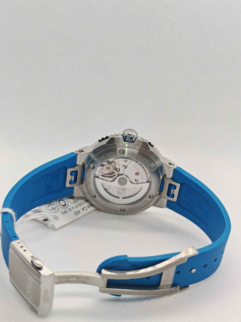 Orologio Oris Aquis con fondello e cinturino blu in caucciù