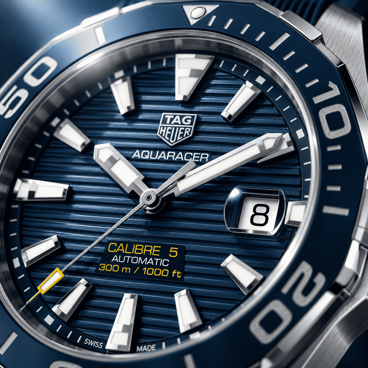 TAG Heuer Aquaracer 300M Calibre 5 Automatico Uomo 43 mm Acciaio Quadrante Blu Soleil Lunetta Girevole Unidirezionale Ceramica Blu Vetro Zaffiro Data Cinturino Gomma Blu 38 Ore 30 ATM Swiss Made Ref. WAY201B.FT6150